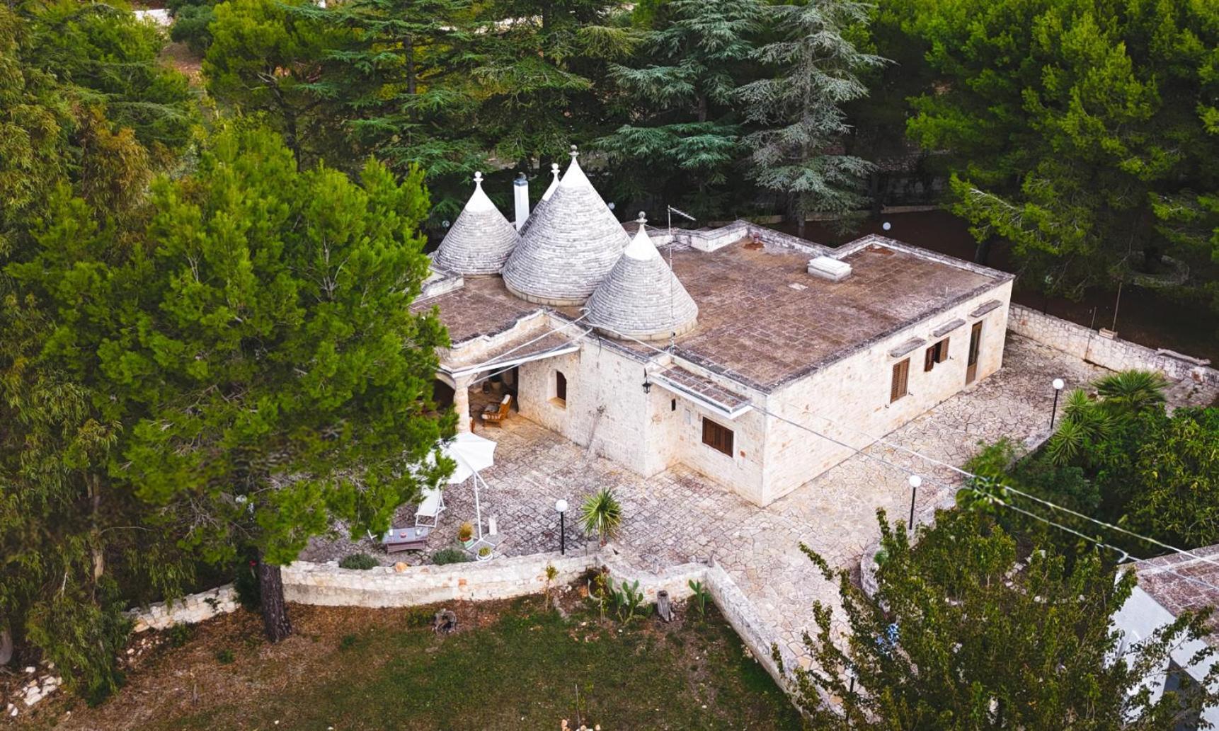 Trulli Pinnacoli Locorotondo Luaran gambar